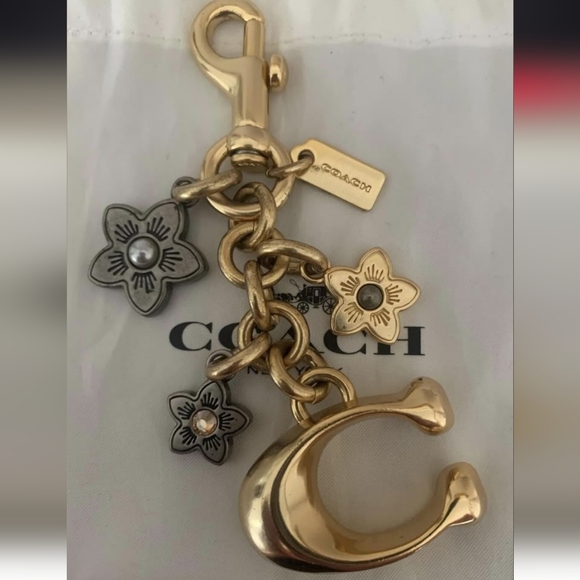 Coach Goldtone C Logo Tea Rose Flower Purse Bag Charm Keychain Rhinestone *flaw* - Picture 3 of 16